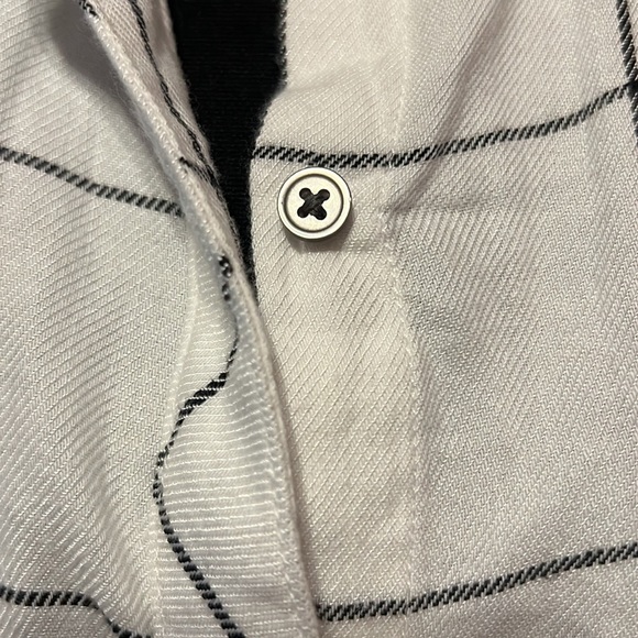 NWT GAP SQUARE PRINT LONG SLEEVED BLOUSE ….190 - Picture 4 of 12